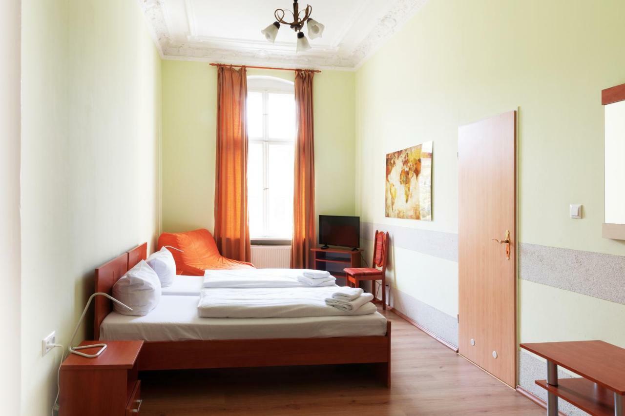 Hotel Eden Am Zoo Berlin Bagian luar foto